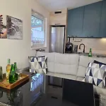Lakeside Holiday home *